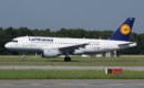 Lufthansa Airbus A319 100 side