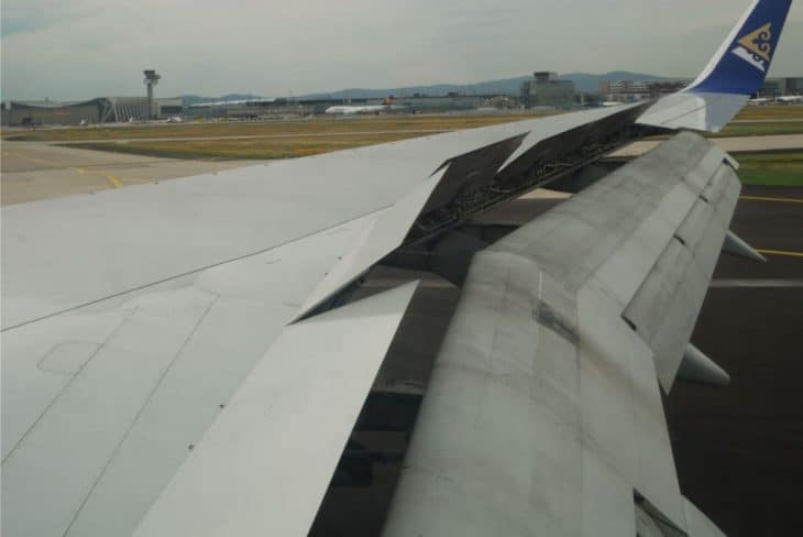 Airplane braking with flaps and spoilers