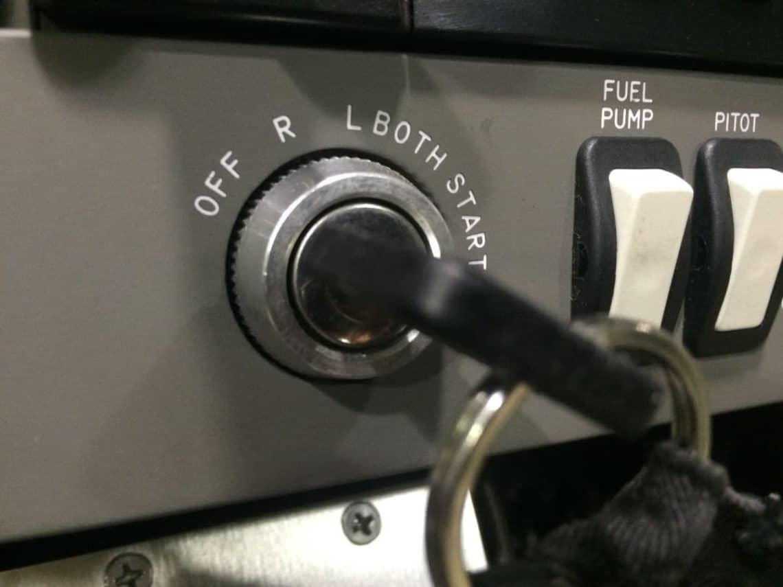 Do (Commercial) Airplanes & Helicopters Have Keys To Start? · AeroCorner
