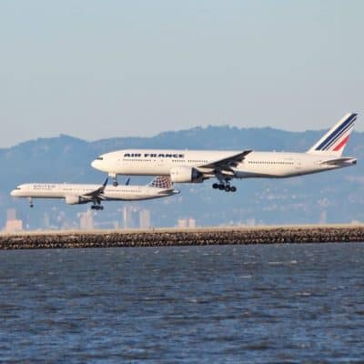 why-most-airplanes-are-painted-white-and-the-exception-aerocorner