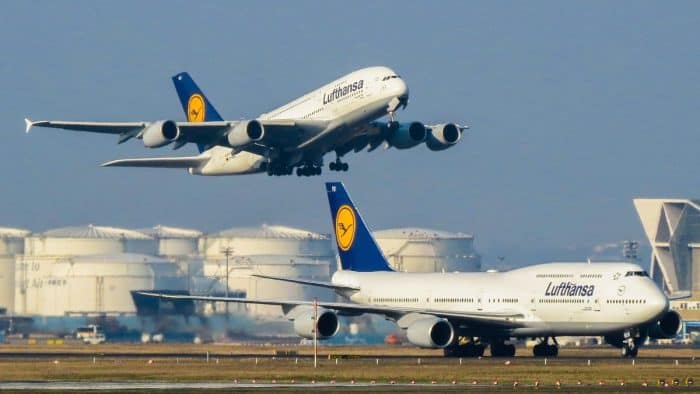 Lufthansa Airbus A380 and Boeing 747