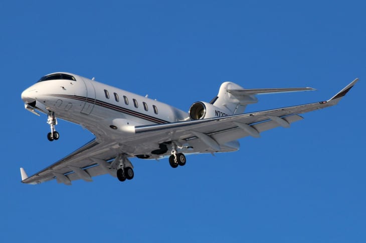 Bombardier Challenger 350 at KCLE