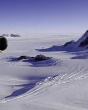 4 Reasons Planes Don’t Fly Over Antarctica