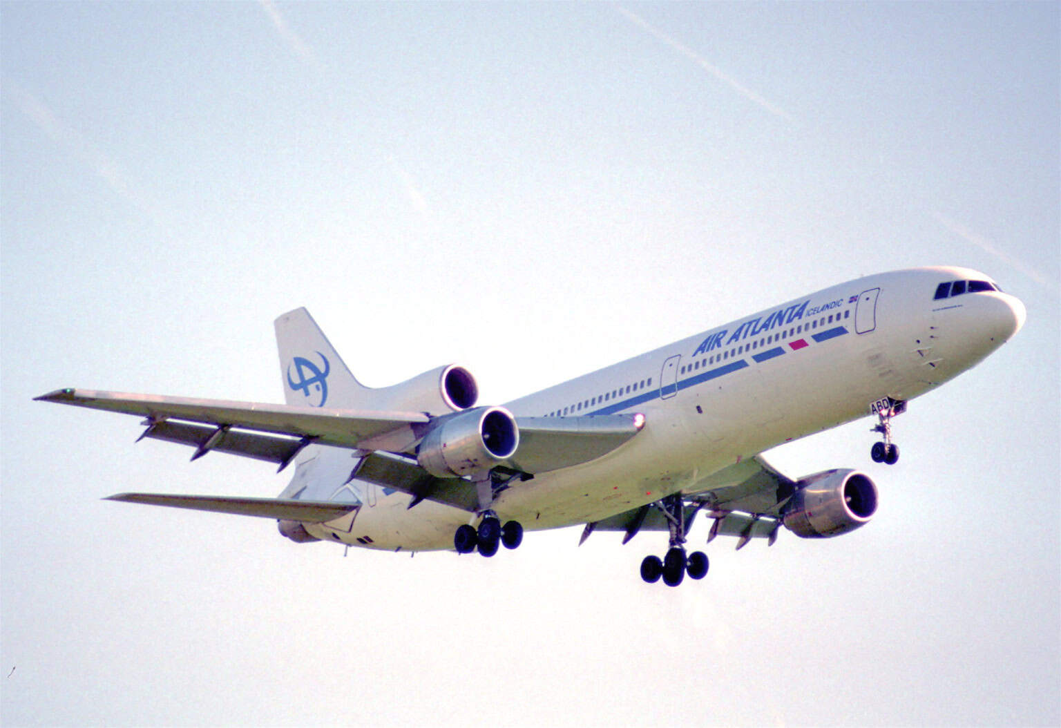 Lockheed L-1011 Tristar 100 · History, Technical Data & Photos