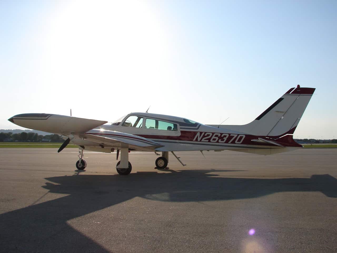 1 Cessna 310 Shield 0823403-8 Details about    