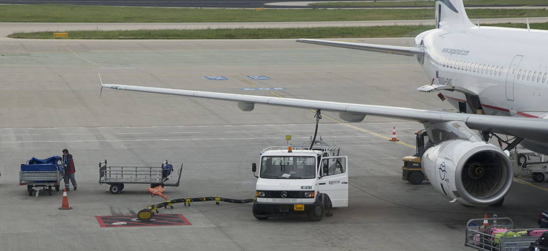 Why Airplanes Store Fuel in the Wings (wet wings) · AeroCorner