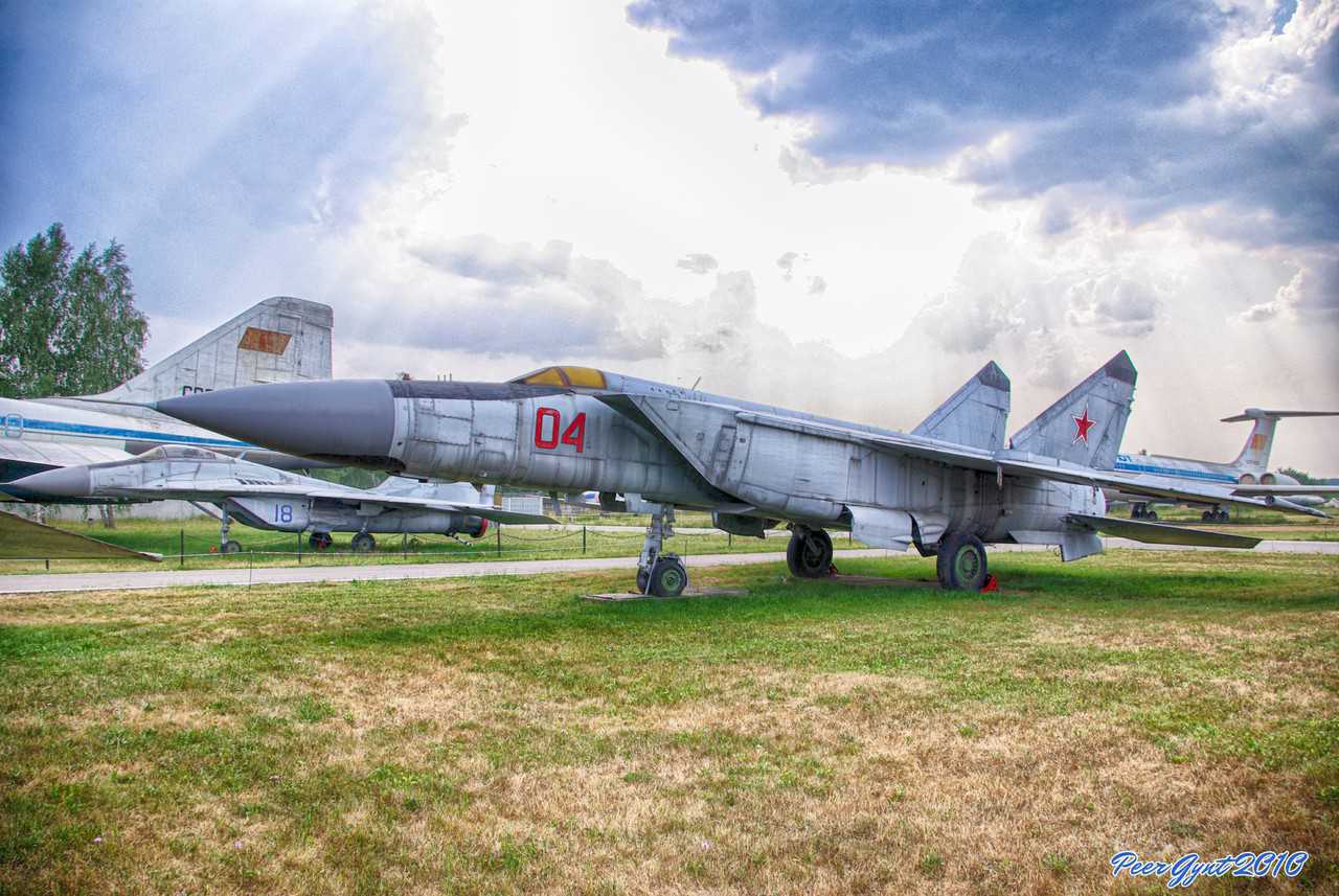 Mikoyan MiG-25 Foxbat - Price, Specs, Photo Gallery, History 