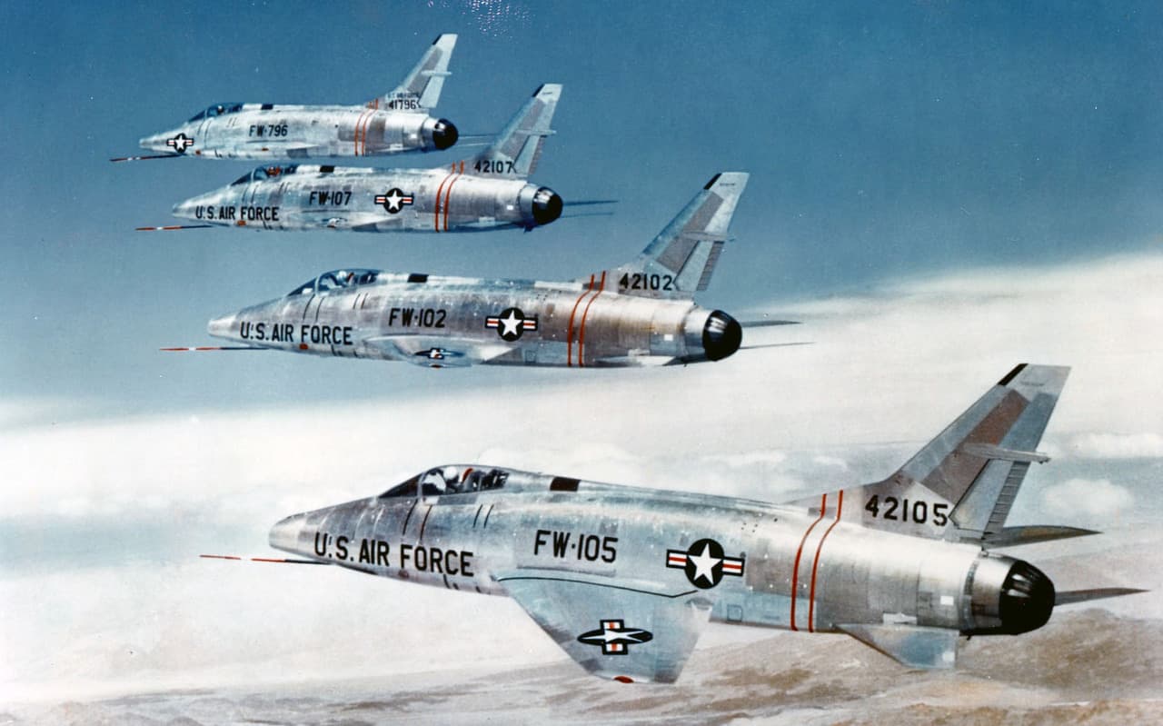 F-TOYS CENTURY 1:144 Fighter Plane Model F-100D SUPER SABRE USAF PLANE FT_100_2C 