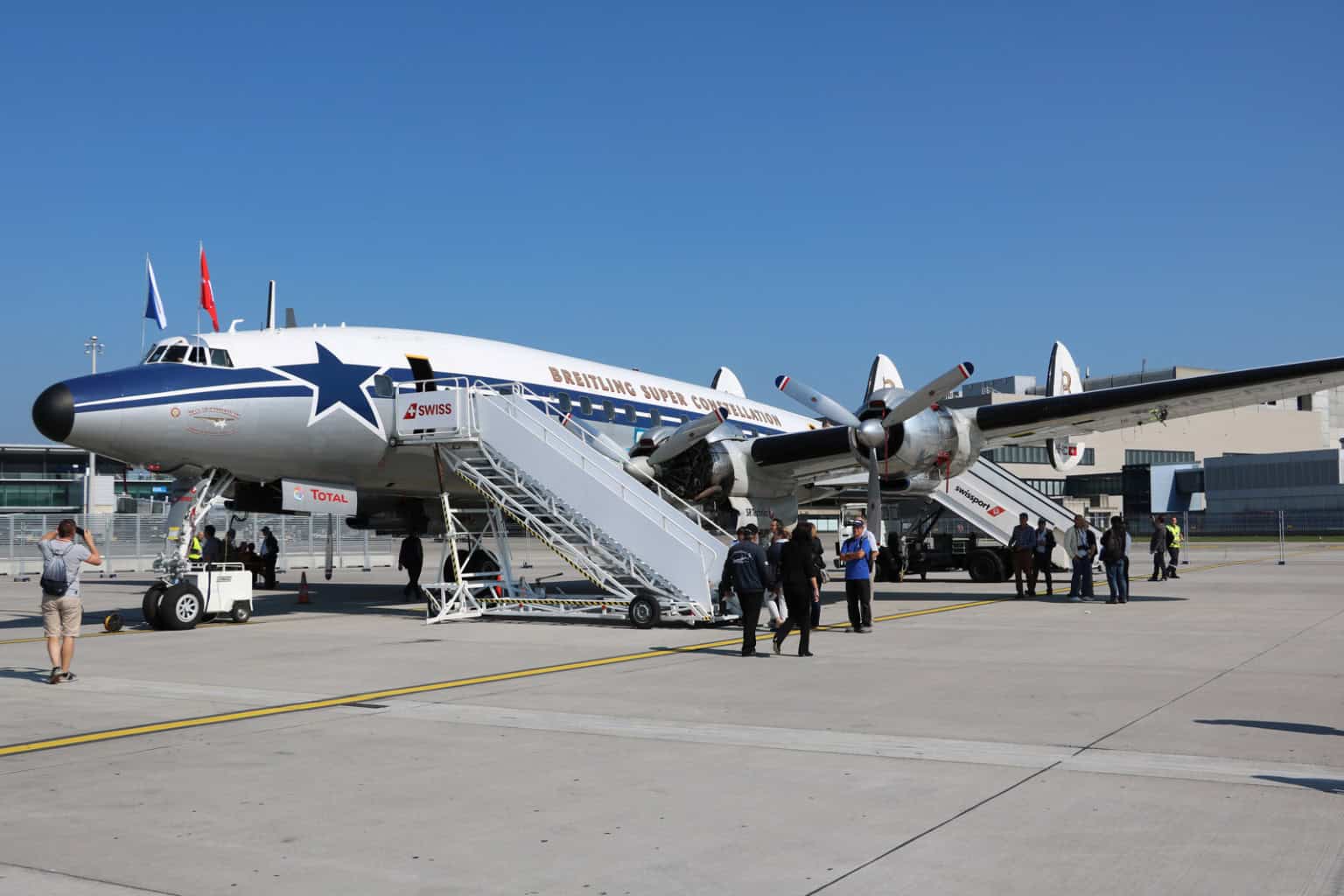 Lockheed L-1049 Super Constellation · History, Technical Data & Photos ...