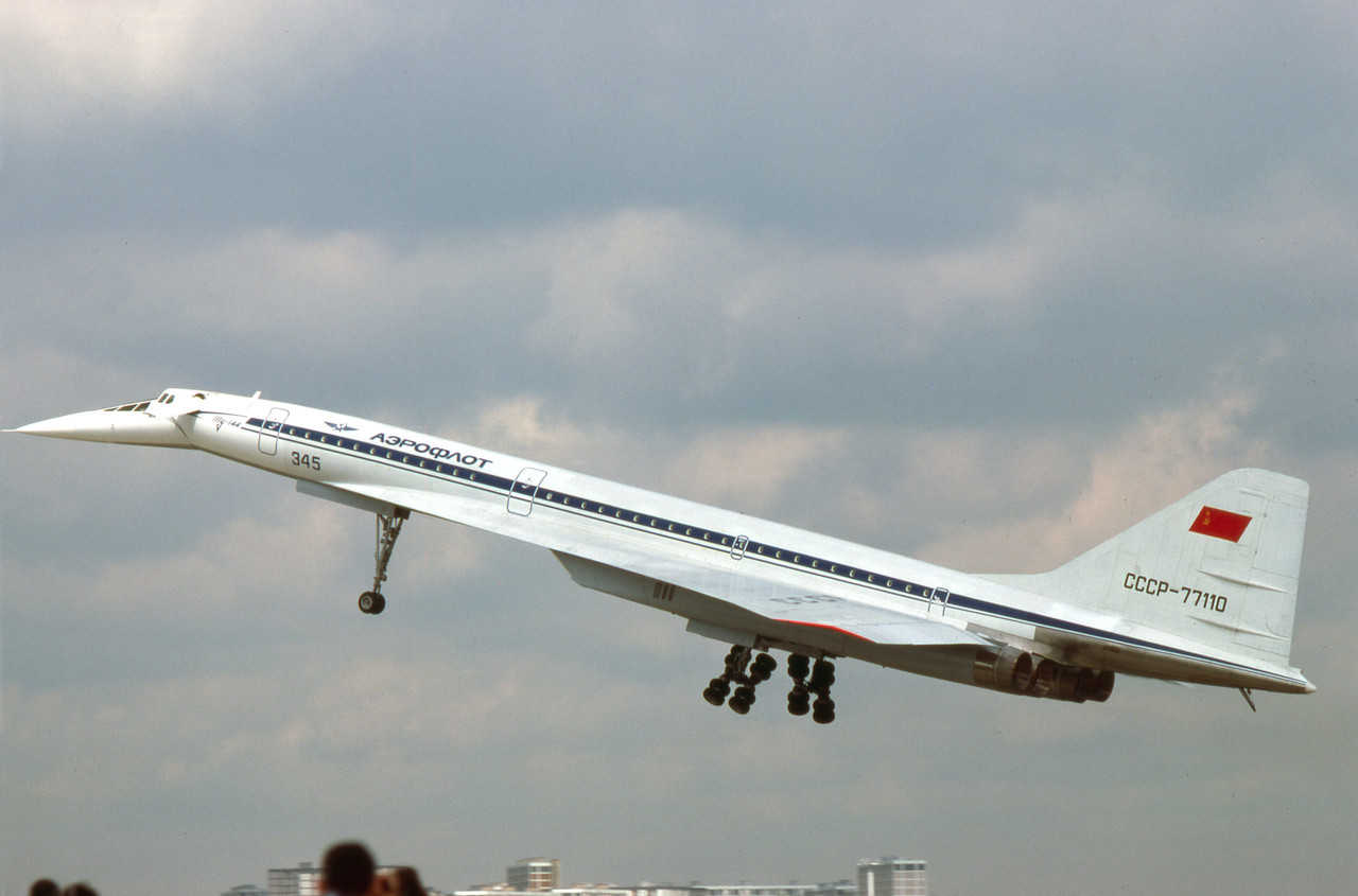 Supersonic Aircraft Tupolev Tu-144 jet Soviet Concorde Aeroflot Pin Badge blue