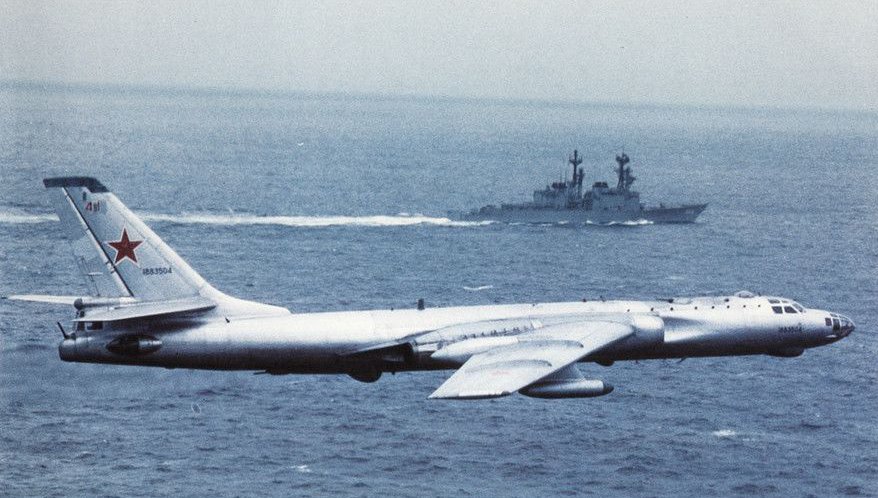 Tupolev Tu 16 flies over USS Hewitt. 1978