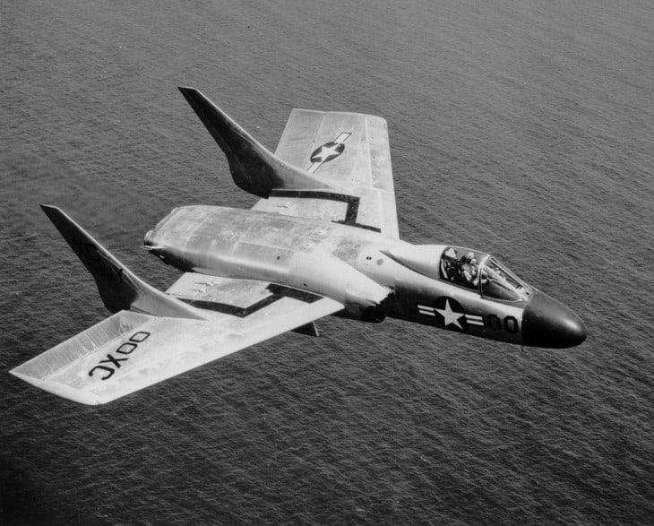 Vought F7U 3 Cutlass 00XC