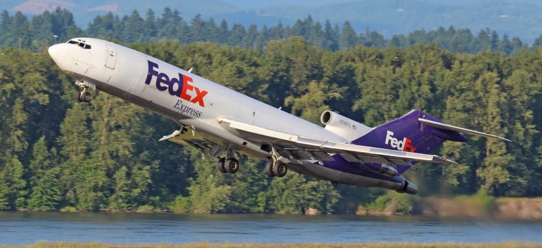 FedEx 727 233 lifting off.