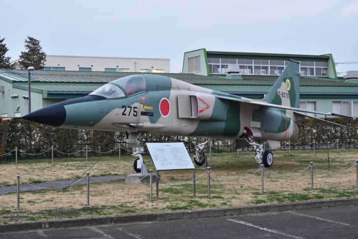 Mitsubishi F 1 60 8275 275 1