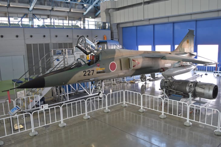 Mitsubishi F1 Price, Specs, Photo Gallery, History Aero Corner