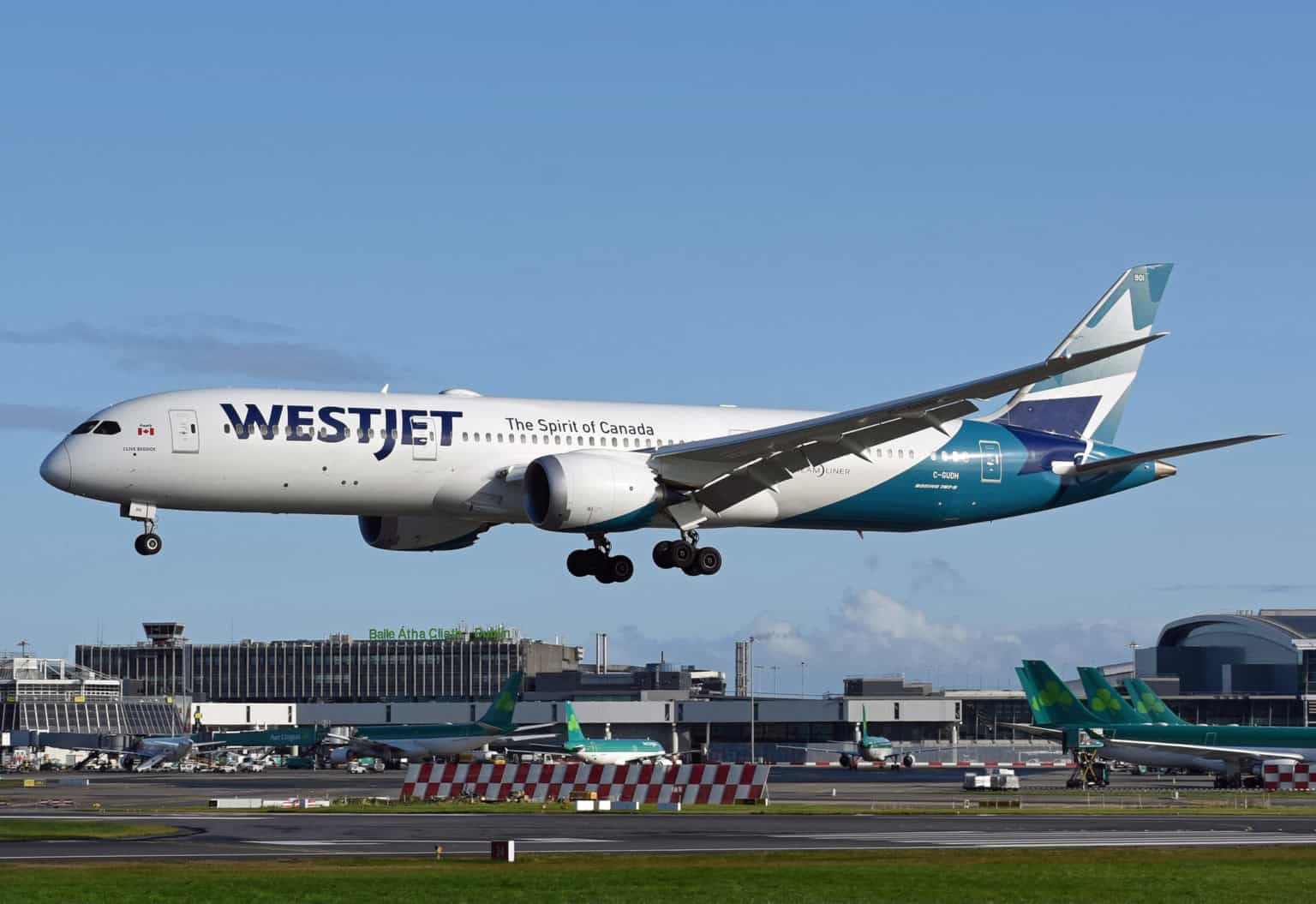 WestJet Boeing 787 9 Dreamliner C GUDH