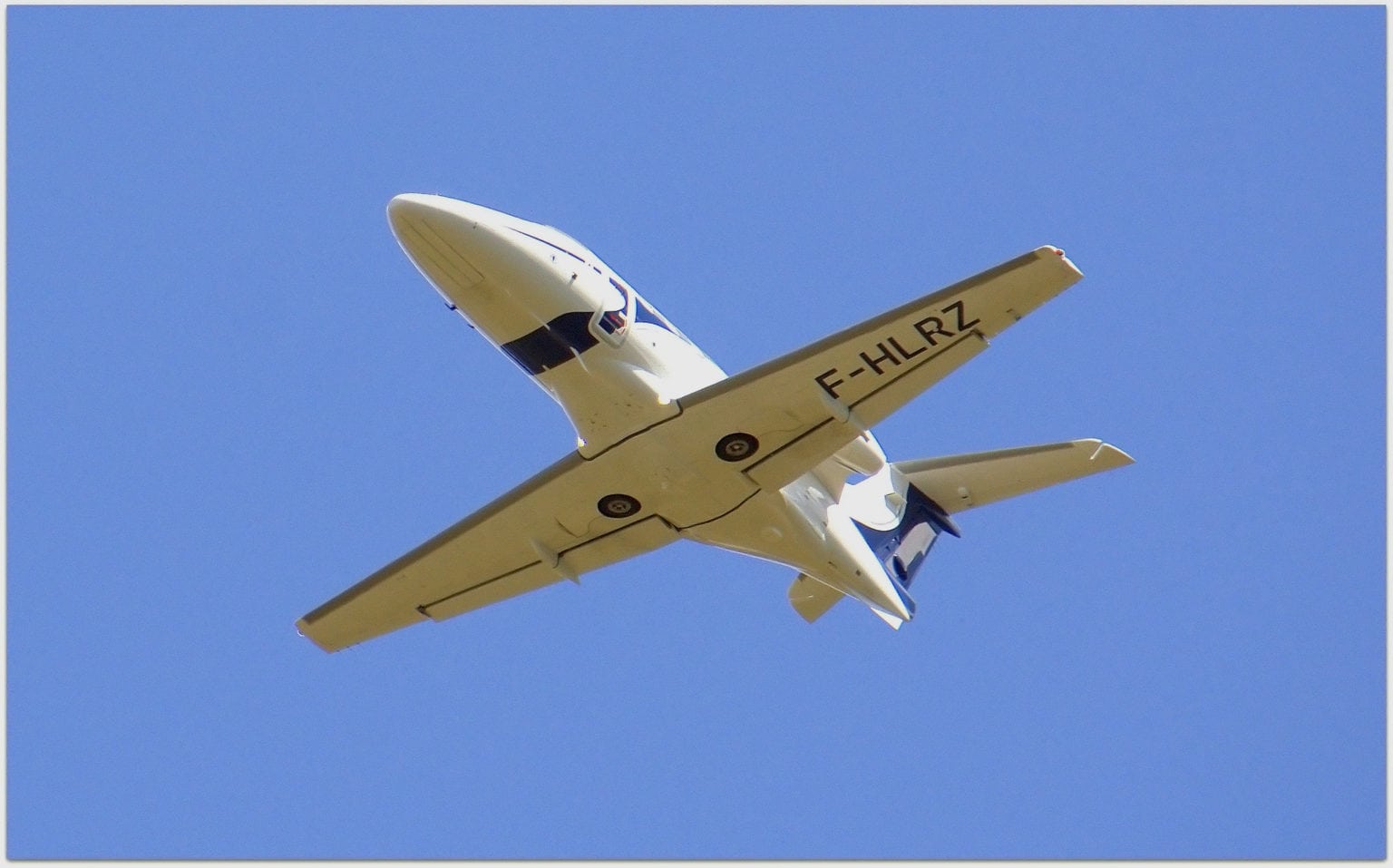 Phenom 100EX - Exterior