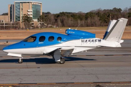 Cirrus Vision SF50 N456FM