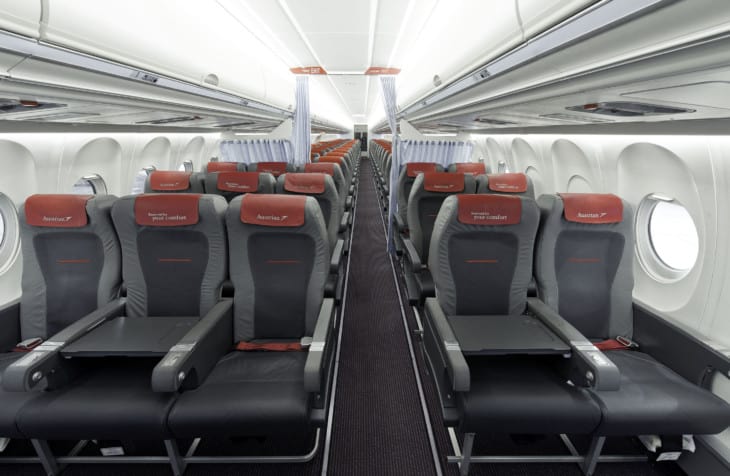 Economy class cabin of an Austrian Airlines Fokker F70