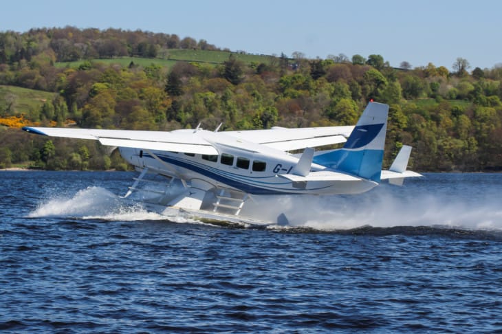 Seaplanes vs Floatplanes: What’s the Difference and Which is Better?