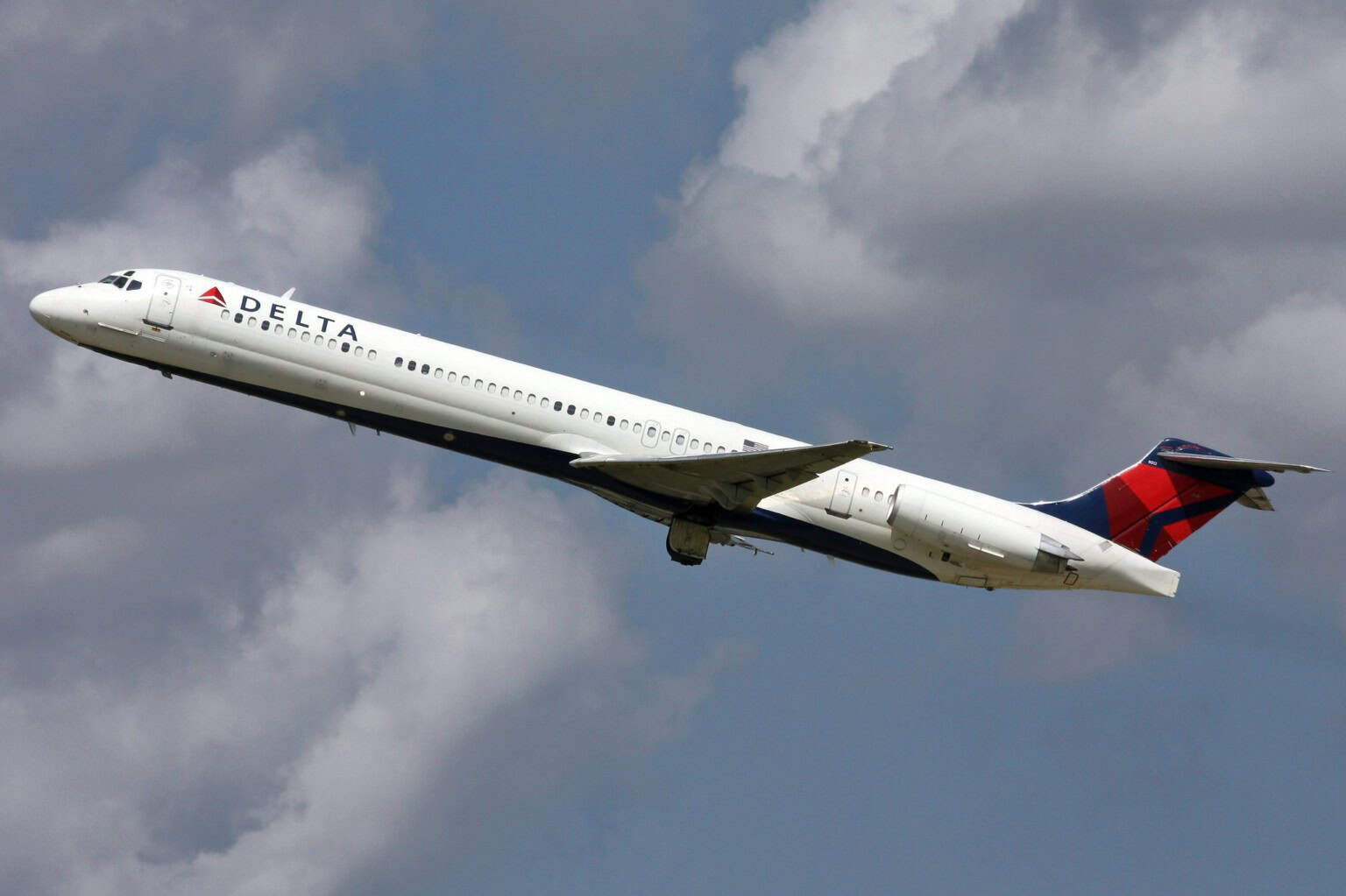 McDonnell Douglas MD-90 · History, Technical Data & Photos