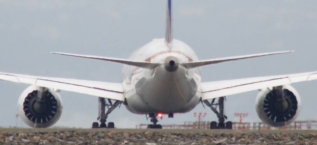 Why Are Airplane Engines Positioned Under the Wing? · AeroCorner
