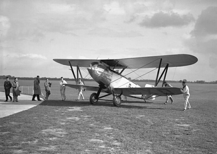fairey fox i, g acxo flown by r. parer and g. hensworth, retired from the macrobertson air race in paris, but later completed the route, arriving in melbourne on the 13 february 1935