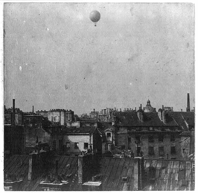 henri giffard hot air balloon over paris 1878