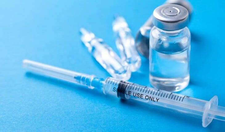 injection needle and vial