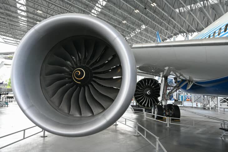 Rolls Royce Trent 1000 jet engine and behind it the second most powerful of the world: the GE90 115b