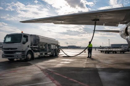 A Fuel Truck Pulled Away From an Air China 747-8 at JFK With the Hoses Still Connected