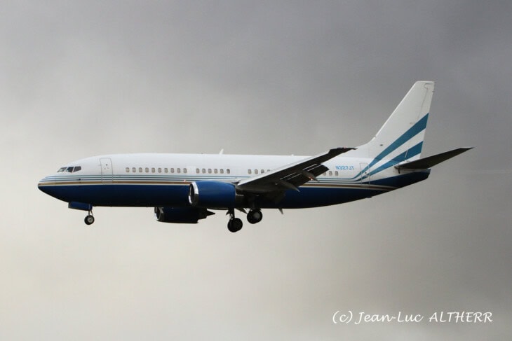 N327JT Boeing 737 3L9 John Travolta
