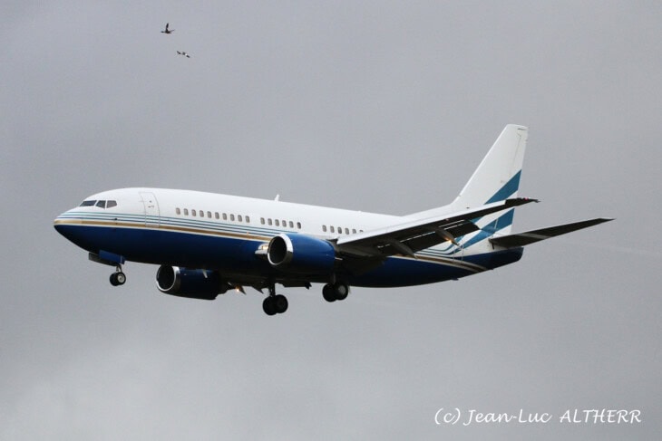 N327JT Boeing 737 3L9 of John Travolta