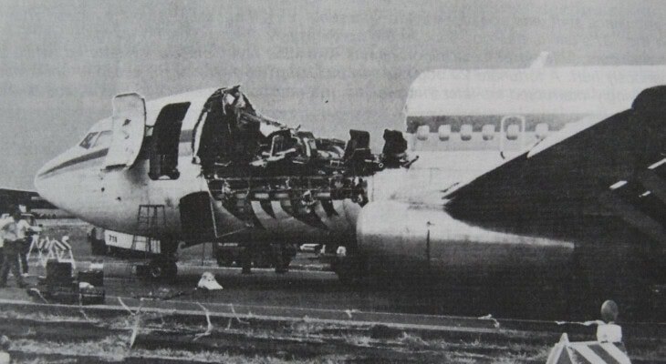 Side view of fuselage of Aloha Airlines flight 243