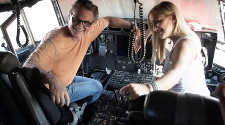 Kurt Russel in cockpit