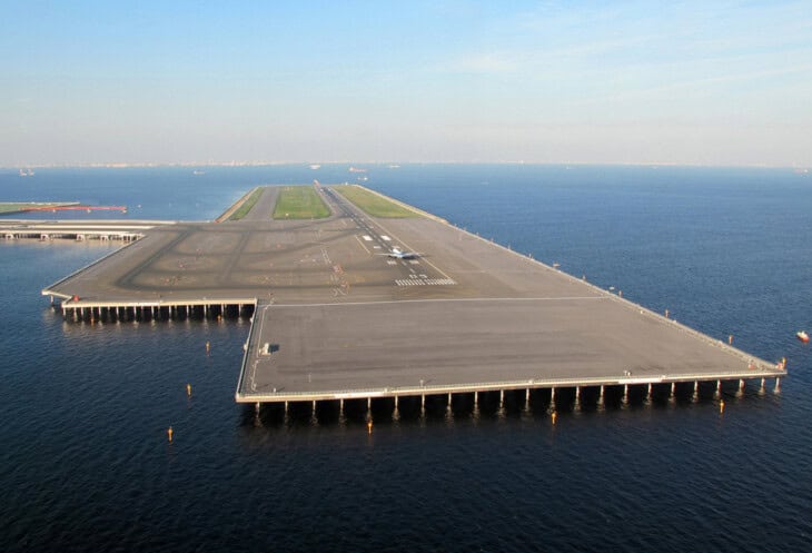 ANA Boeing 777 lined up for take off at Tokyo Haneda