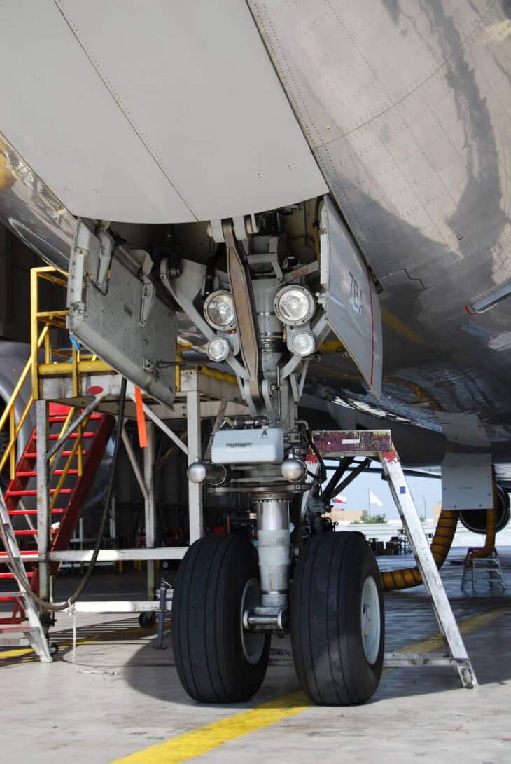 Boeing 777 nose gear American Airlines