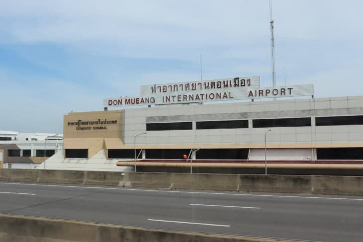 Don Mueang Airport Terminal 2 outside