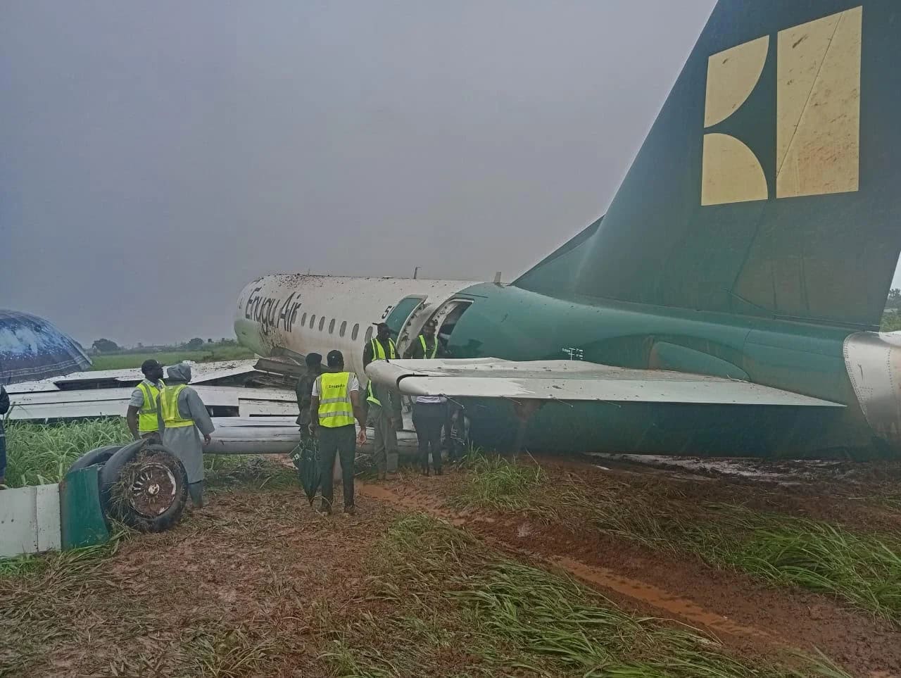 Enugu E170 overruns runway