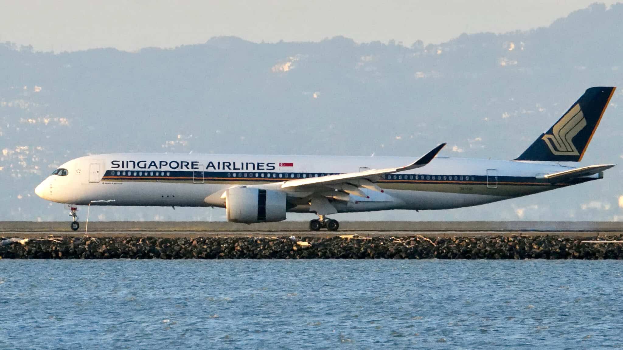 Singapore Airlines Airbus A350 -941 ULR