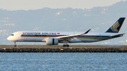 Singapore Airlines Airbus A350 -941 ULR