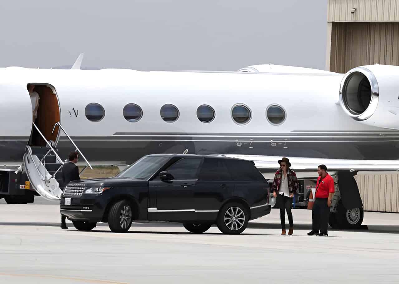 01 harry styles jet