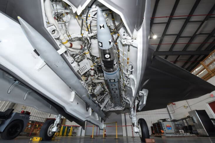 AIM 424 mounted to the internal weapons bay of an F 35C