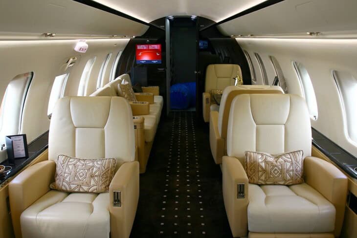 Challenger 604 interior cabin