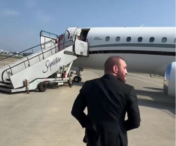 Conor McGregor boards an Embraer Lineage 1000 for a trip from Dublin to Dubai in April 2025