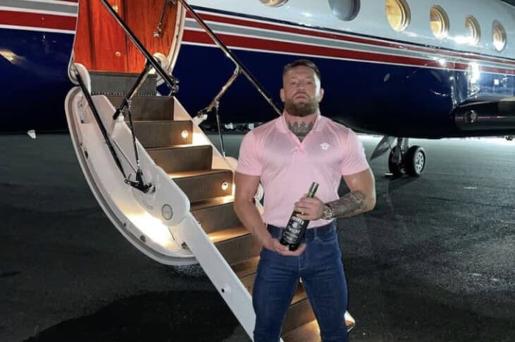 Conor McGregor jets to New York on Gulfstream G550 for the MTV VMAs in September 2021