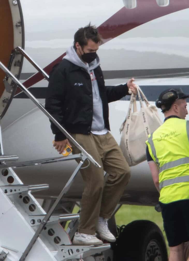 Harry Styles arrives in private jet in Glasgow
