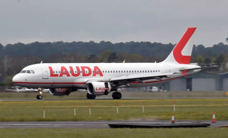 Lauda Air Airbus A320 214