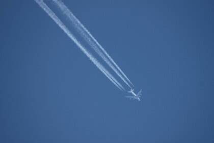 The UK Just Launched the World’s First Airspace-Scale Contrail Avoidance Trial