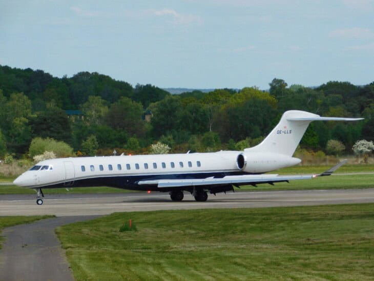 OE-LLS Bombardier Global 7500 (Skyemotion) At Farnborough Airport